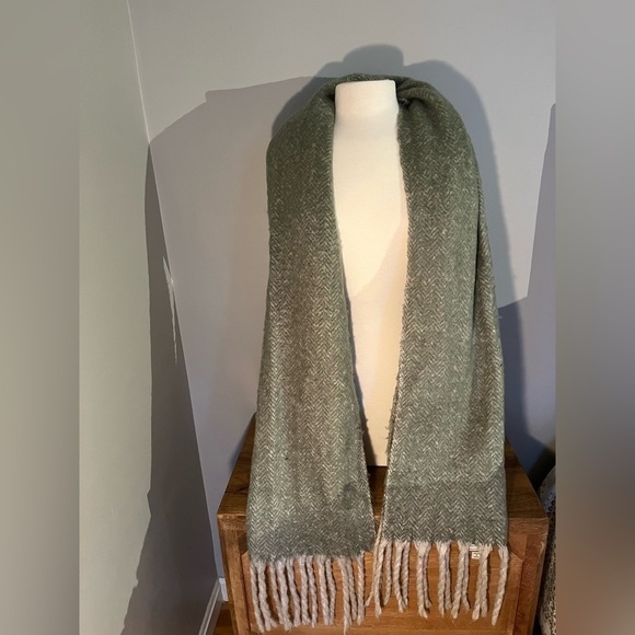 Free people blanket scarf - Picture 5 of 9